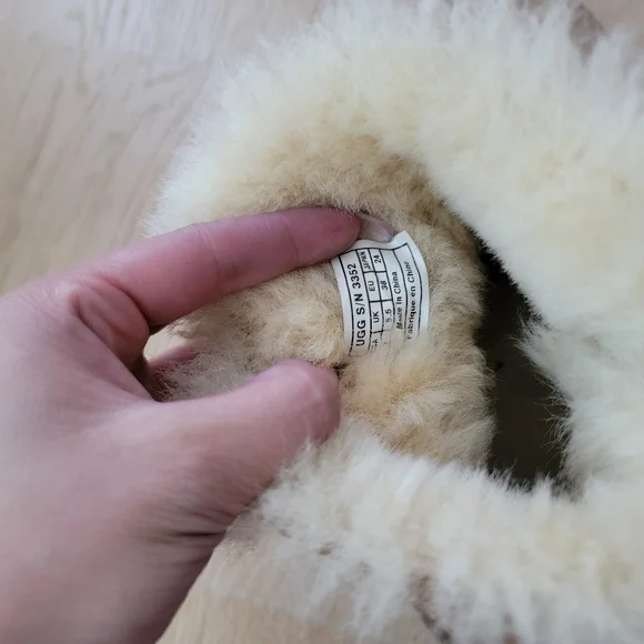 UGG MINI BAILEY BUTTON II (CHESTNUT) - Picture 7 of 7